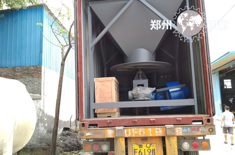 發(fā)往玻利維亞烘干機(jī)裝車(chē)